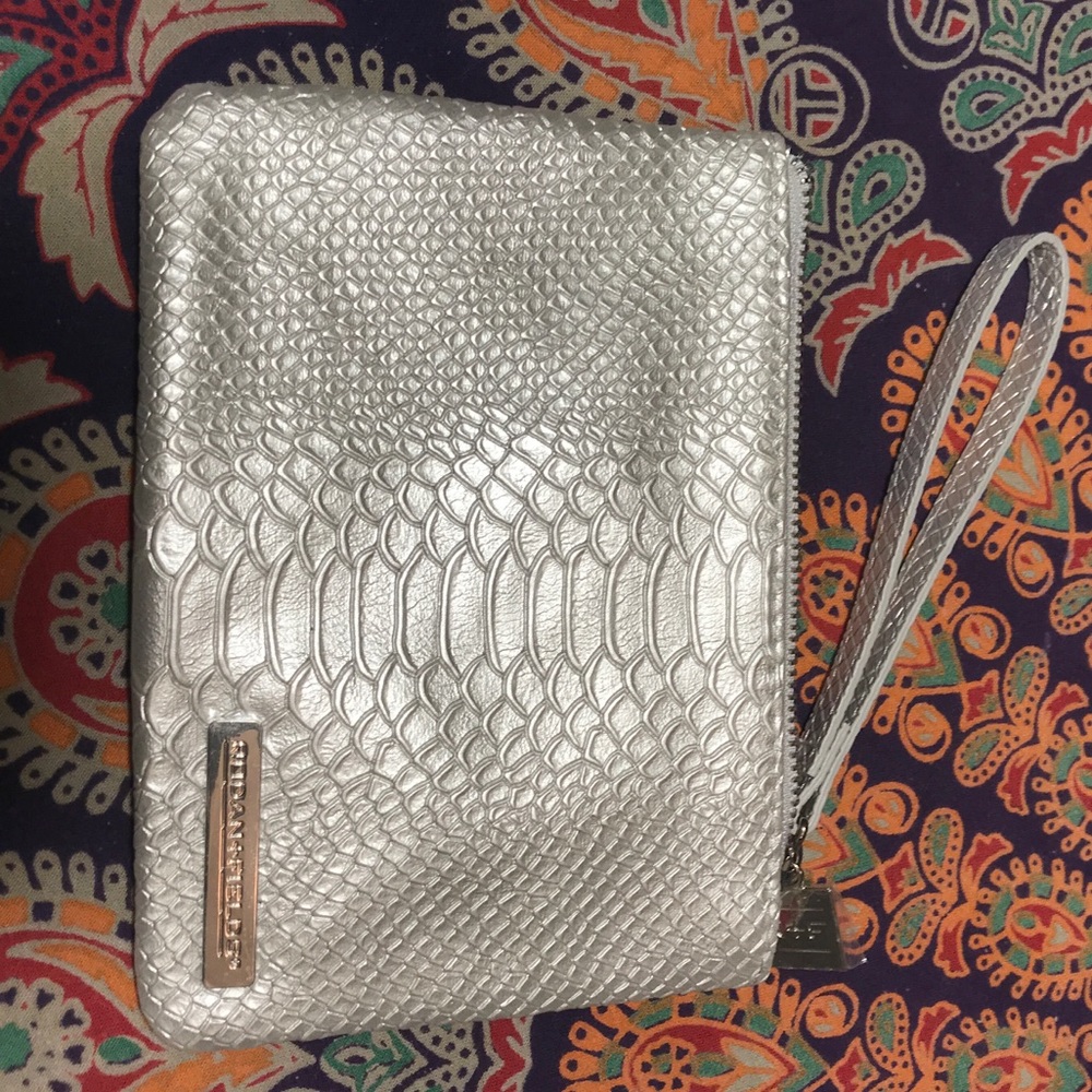Rodan + Fields makeup case